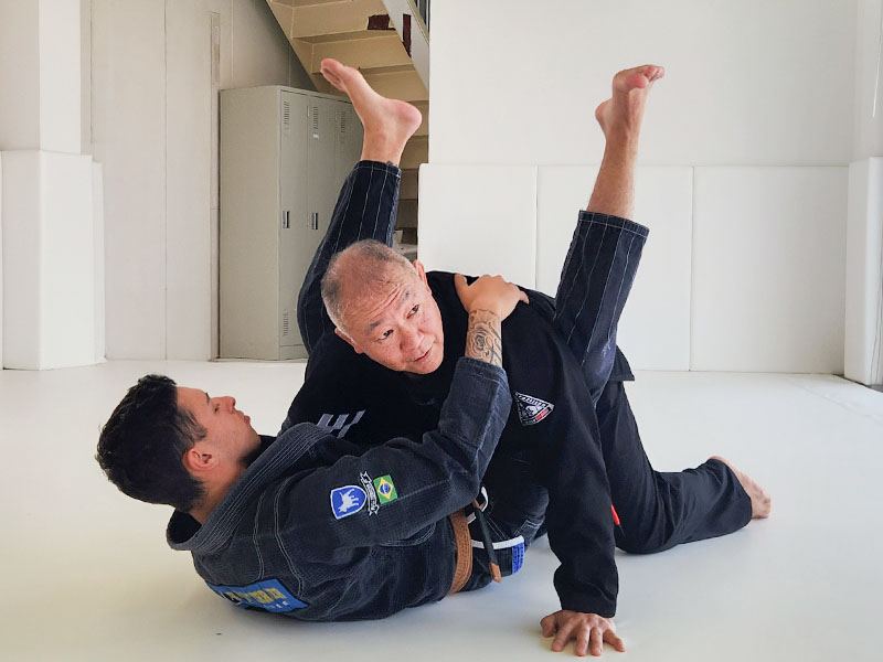 インストラクター同士の柔術の練習